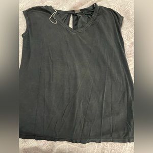 Calia by Carrie Underwood tee with keyhole back size Xl